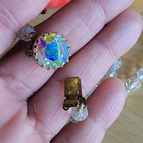 Vintage Aurora Borealis Necklace - Picture 4 of 6